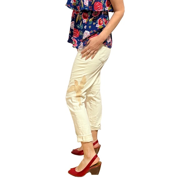 Boyfriend Jeans with Embroidery - Picture 10 of 16